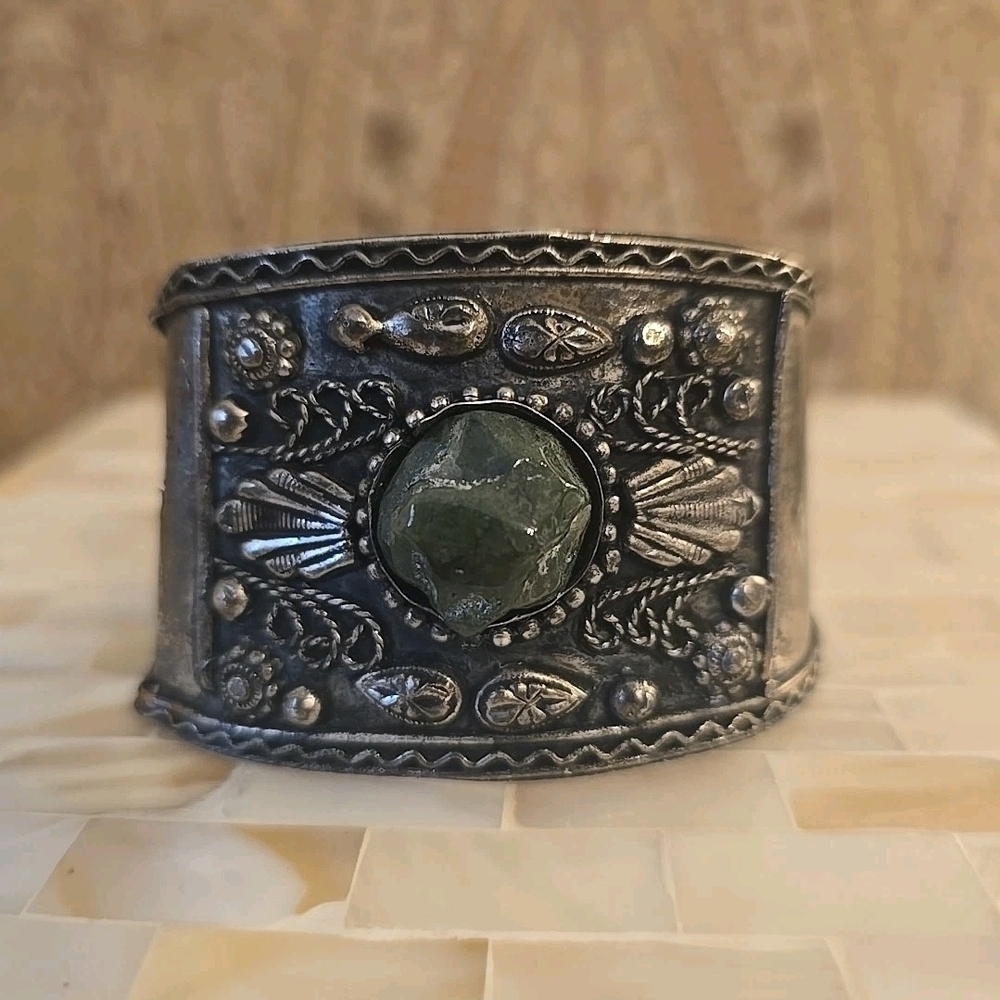 Handmade Silver Tone Cuff Bracelet Green Stone Boho Statement Jewelry